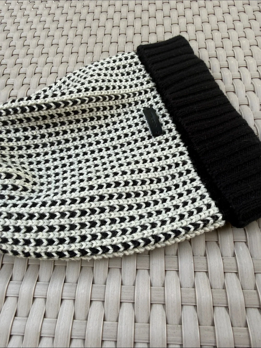 *Coach Black & White Pom Pom Knit Beanie